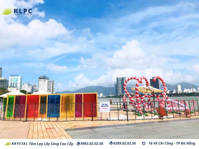 Tấm lợp lấy sáng KLPC: Nâng tầm thẩm mỹ công trình Noel tại Cầu Rồng Đà Nẵng 3 Giai Phap Lay Sang Thong Minh
