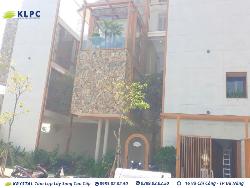 Tấm lợp lấy sáng KLPC: Nâng tầm không gian biệt thự tại FPT City Đà Nẵng 4 tam lop lay sang 1