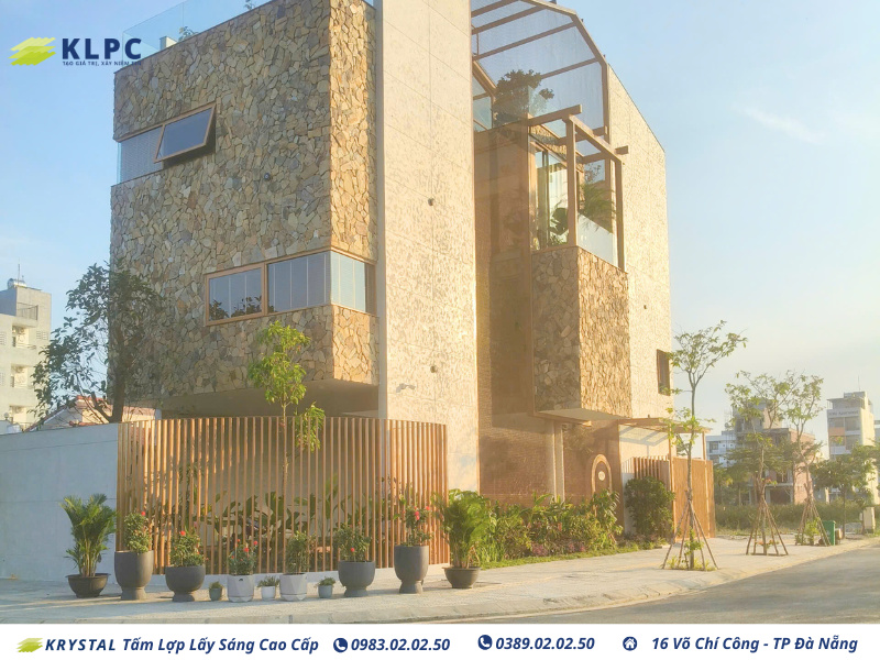 Tấm lợp lấy sáng KLPC: Nâng tầm không gian biệt thự tại FPT City Đà Nẵng 1 tam lop lay sang ben dep