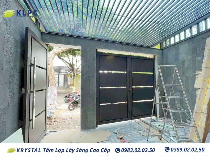tam lop lay sang polycarbonate