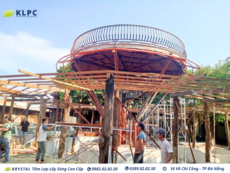 Tấm lợp lấy sáng KLPC: Giải pháp tối ưu cho quán cà phê hiện đại tại Điện Ngọc 1 tam lop lay sang
