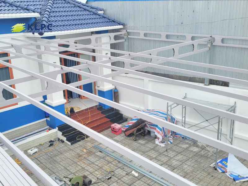Tấm lợp lấy sáng KLPC – Thi công mái hiên 100m² tại Cần Thơ 2 cong trinh mai hien KLPC
