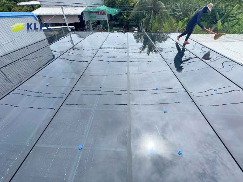 Tấm lợp lấy sáng KLPC – Thi công mái hiên 100m² tại Cần Thơ 1 tam lop polycarbonate lay sang